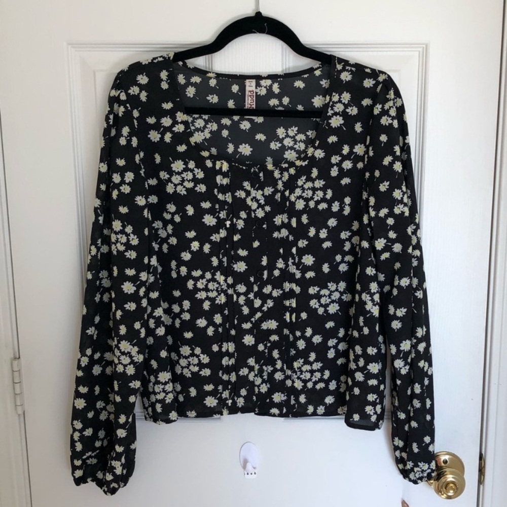 Mudd Black Floral Button-Front Blouse